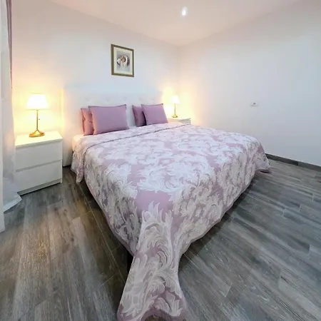Cozy Comfortable 1bdr